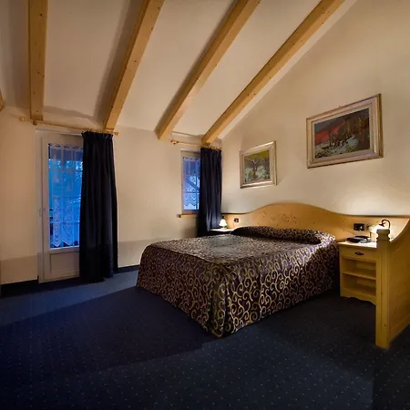 מלון Andossi מאדסימו